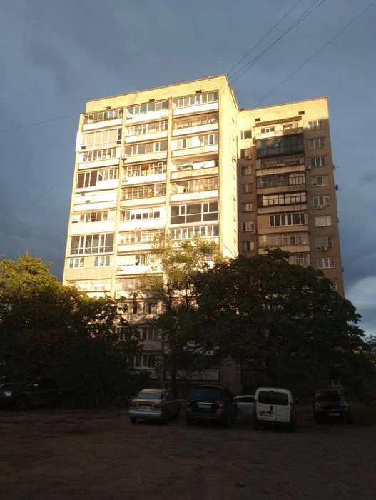 I will sell an apartment with a large balcony in the Center, Voznysenovsk