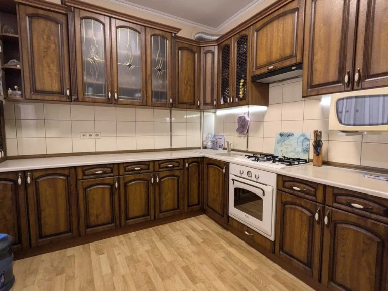 Продається 3к.дворівнева квартира район вокзалу.