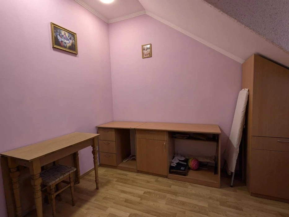 Продається 3к.дворівнева квартира район вокзалу.
