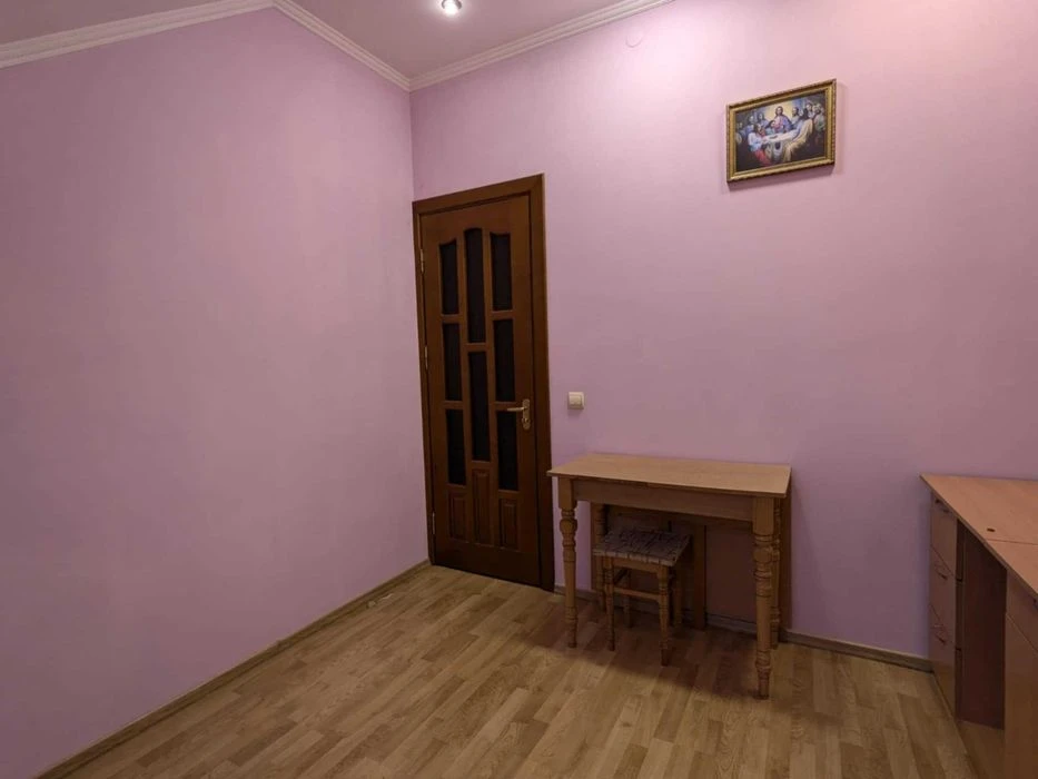 Продається 3к.дворівнева квартира район вокзалу.