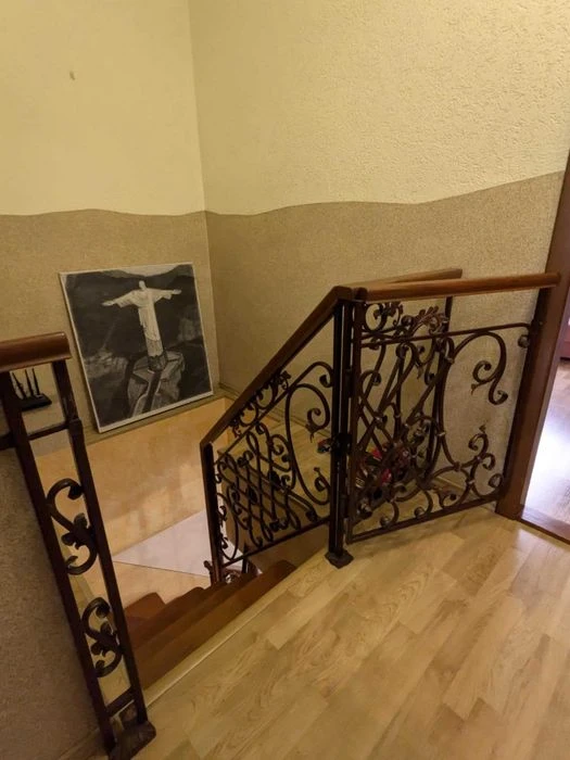 Продається 3к.дворівнева квартира район вокзалу.