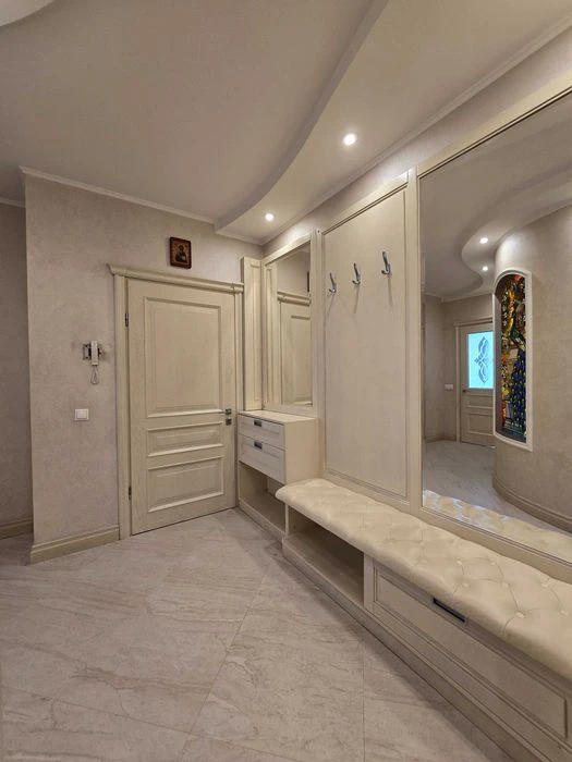 Дворівнева квартира 157 м² з дорогим ремонтом , вул. Тролейб
