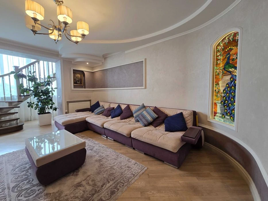 Дворівнева квартира 157 м² з дорогим ремонтом , вул. Тролейб