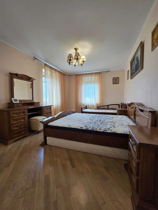 Дворівнева квартира 157 м² з дорогим ремонтом , вул. Тролейб