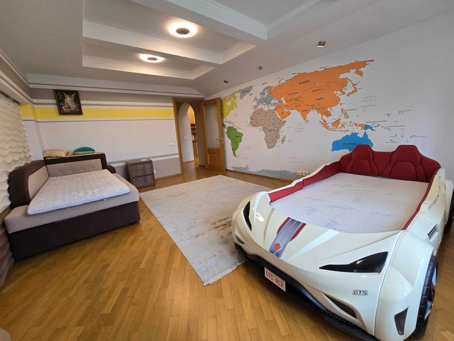Дворівнева квартира 157 м² з дорогим ремонтом , вул. Тролейб