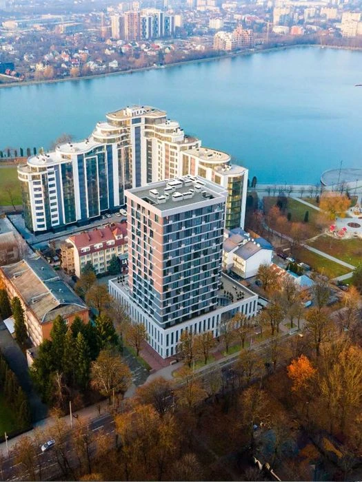 1-кімнатна квартира з частковим ремонтом, біля парку, з Парк