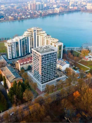 1-кімнатна квартира з частковим ремонтом, біля парку, з Парк