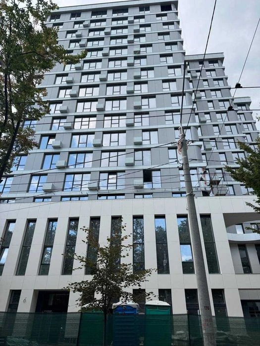 1-кімнатна квартира з частковим ремонтом, біля парку, з Парк