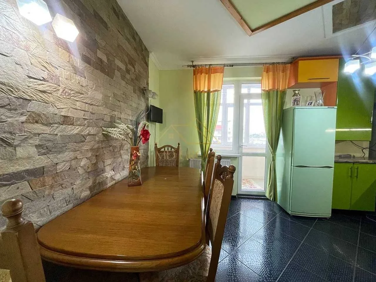 Продається велика 3 кім.квартира ,вул. Довженка