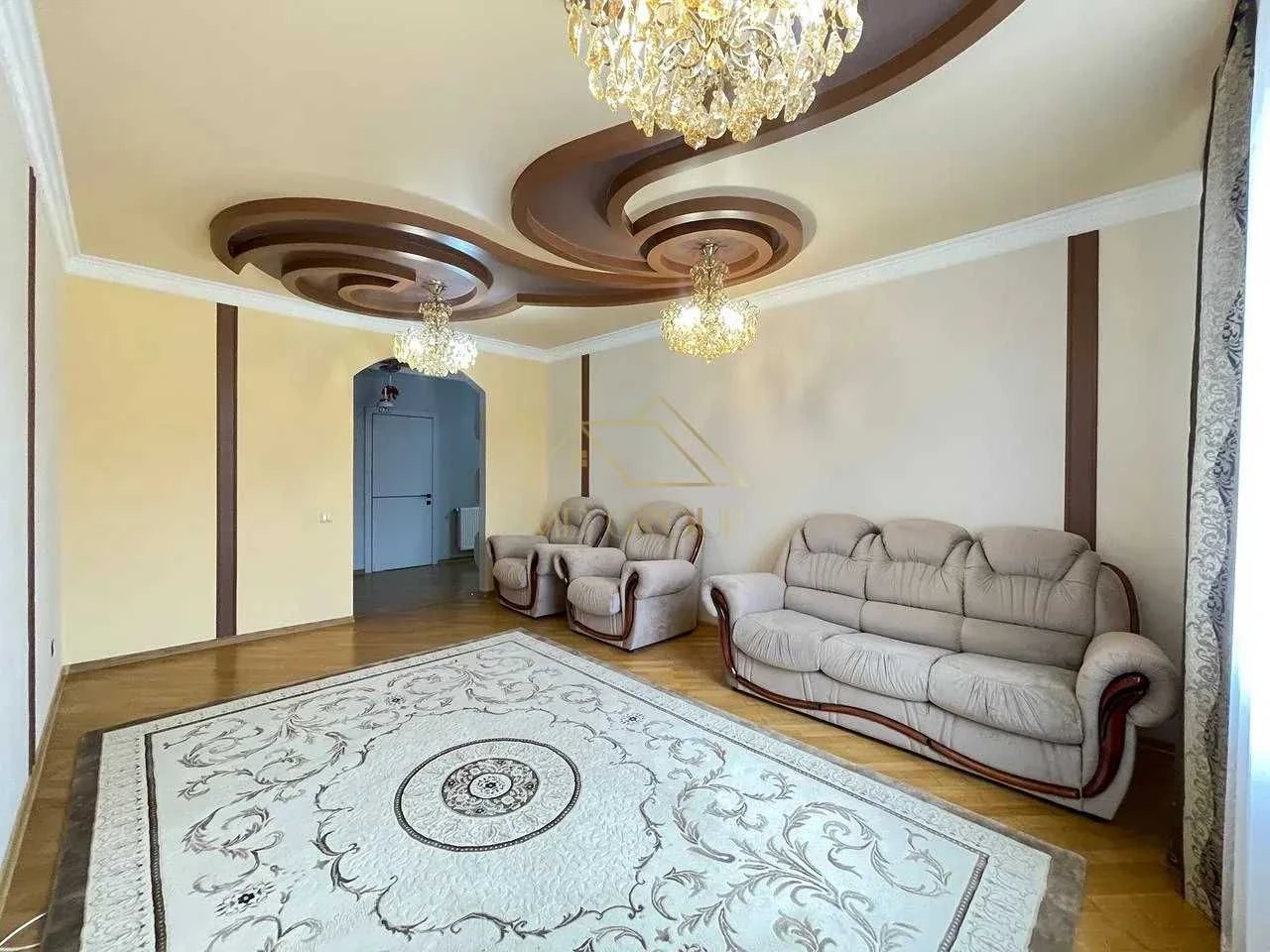 Продається велика 3 кім.квартира ,вул. Довженка