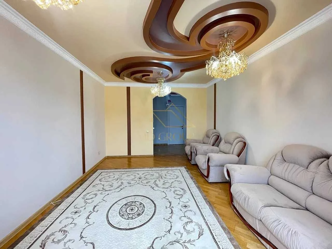 Продається велика 3 кім.квартира ,вул. Довженка