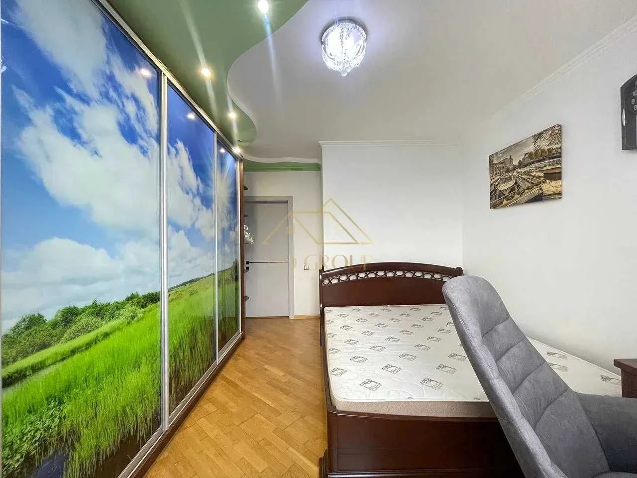 Продається велика 3 кім.квартира ,вул. Довженка