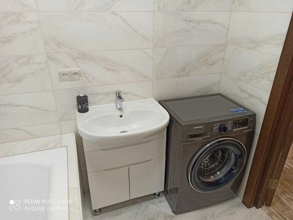 Продам 1-комн в ЖК Золотые Столбы! Ремонт! Боровского. Срочно