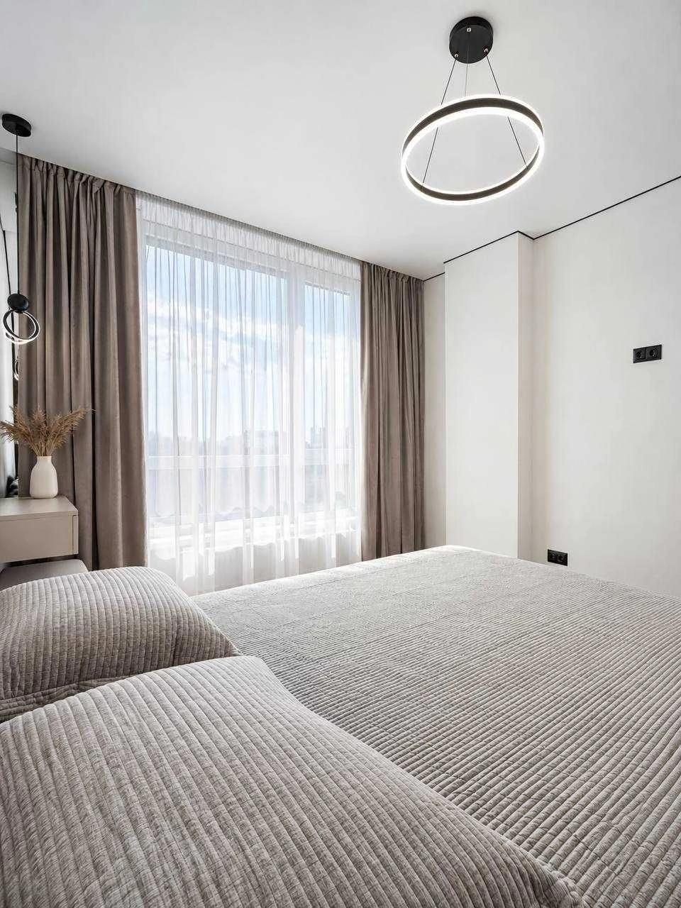 The apartment is 46 m2, fully equipped and with high-quality renovation.