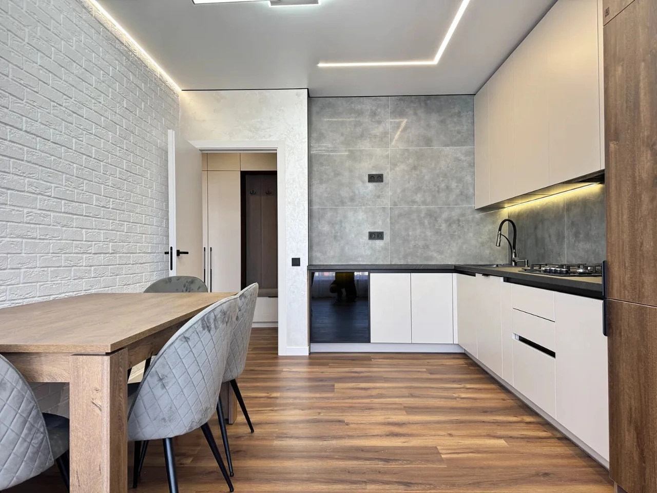 Urgent! 2-room apartment in the center, fully equipped 6