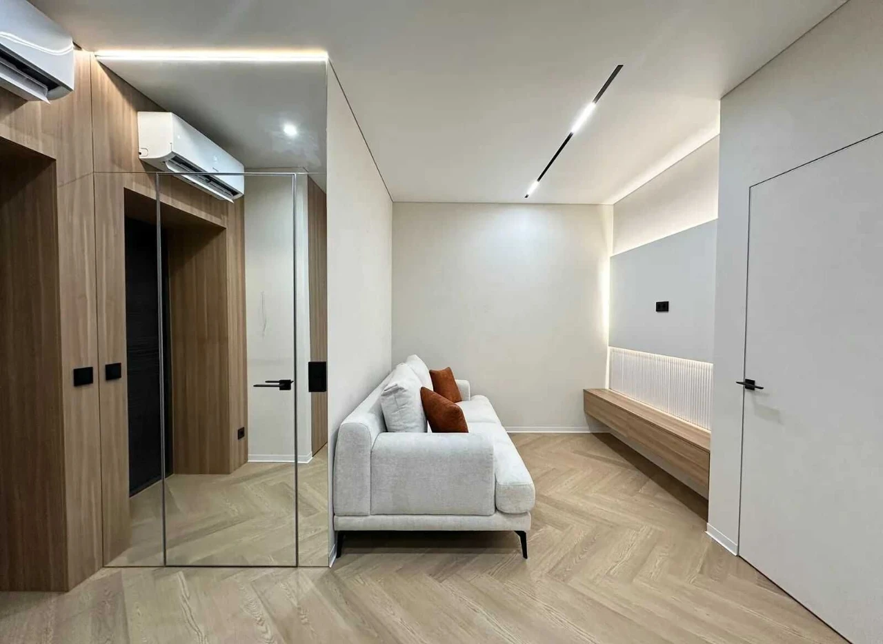Укомплектована півторачка на березі міського Озера в ЖК "MIL