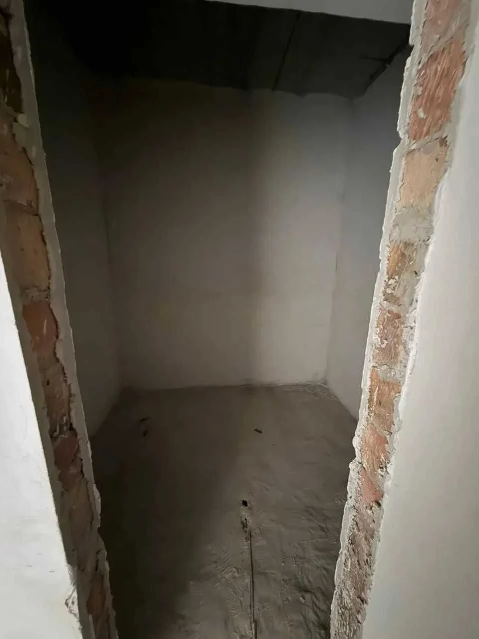 1 кімнатний сирець поруч з озером за топ ціною
