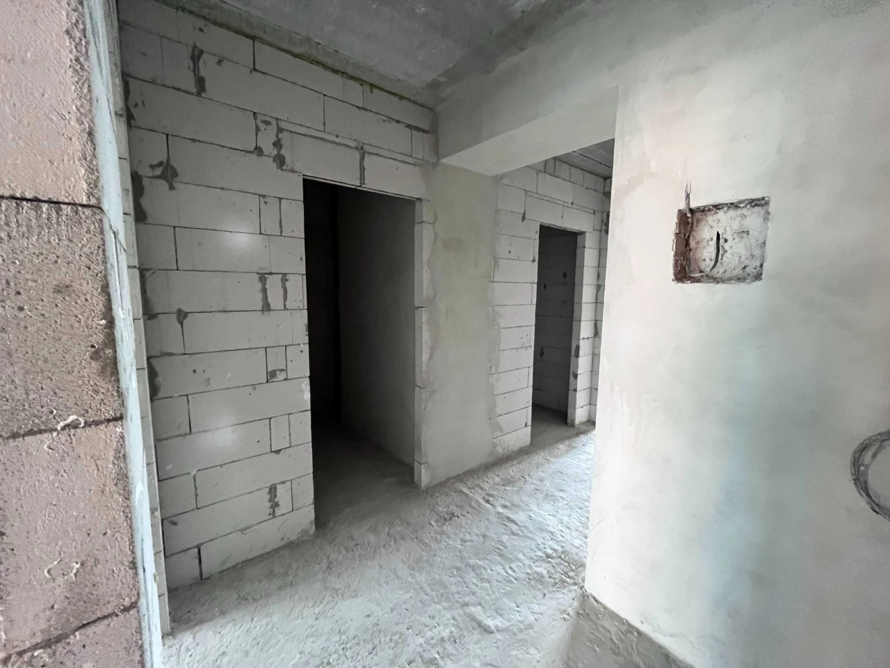 2к квартира. 70 м2. Мангальна зона. Переуступка. Ціна за м2