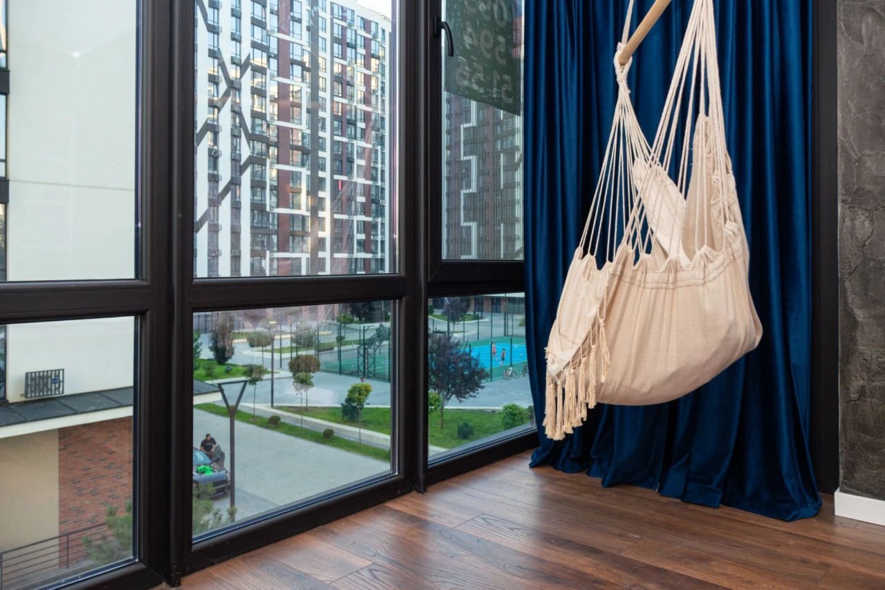 Unique 1-room apartment with premium renovation near Mi