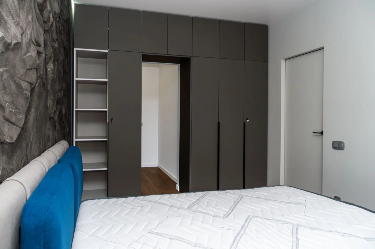 Unique 1-room apartment with premium renovation near Mi