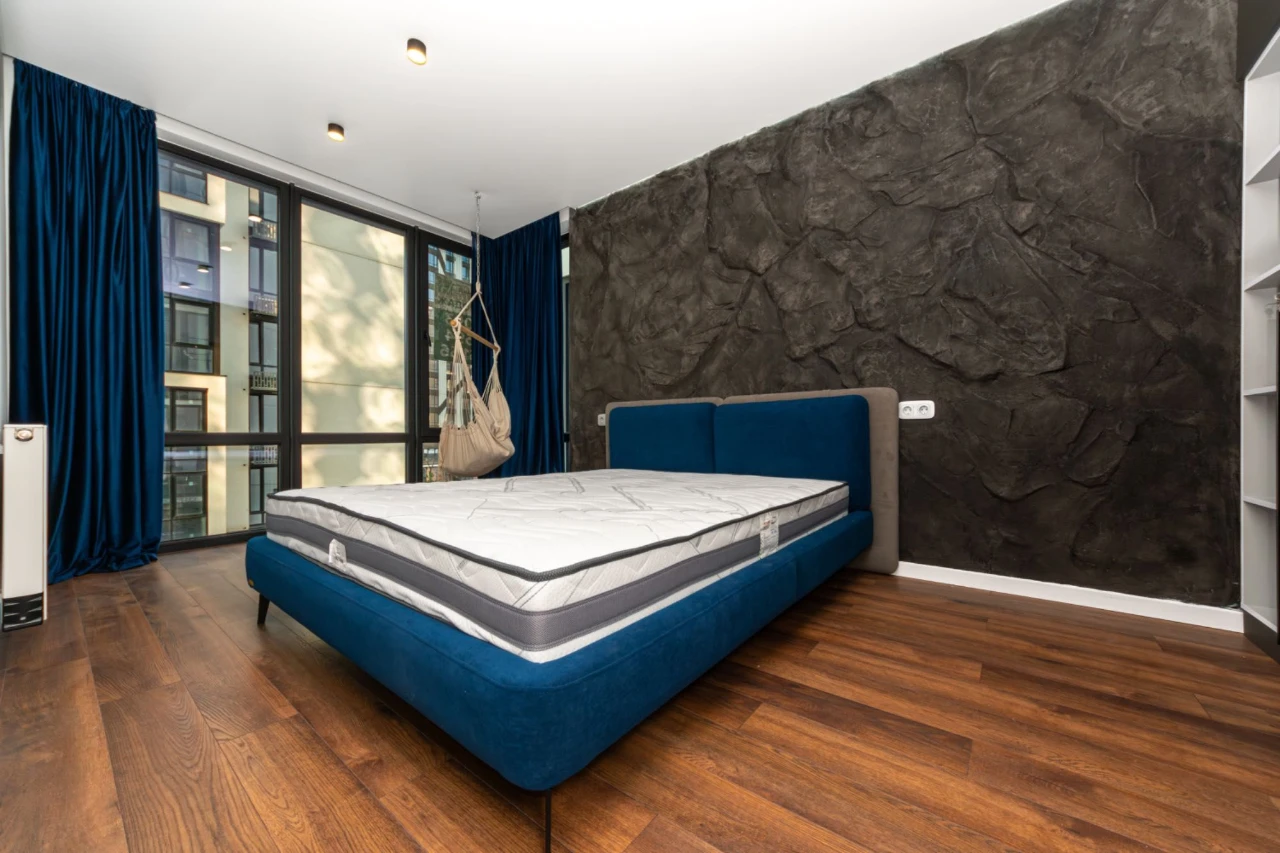 Unique 1-room apartment with premium renovation near Mi