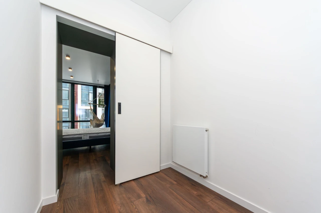 Unique 1-room apartment with premium renovation near Mi