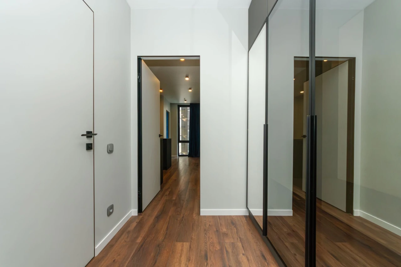 Unique 1-room apartment with premium renovation near Mi