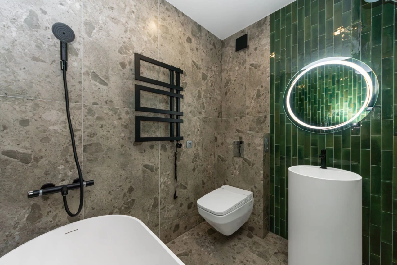 Unique 1-room apartment with premium renovation near Mi