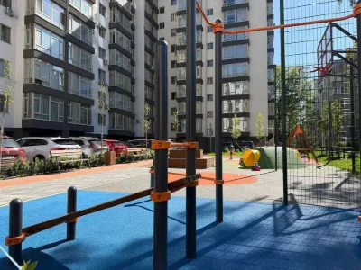Стильна однокімнатна біля парку Шевченка