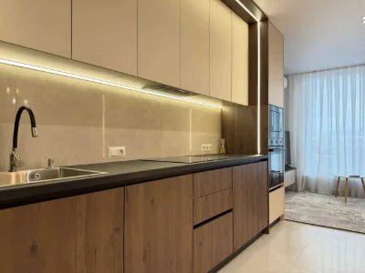 Двокімнатна з балконом в центрі в ЖК А5
