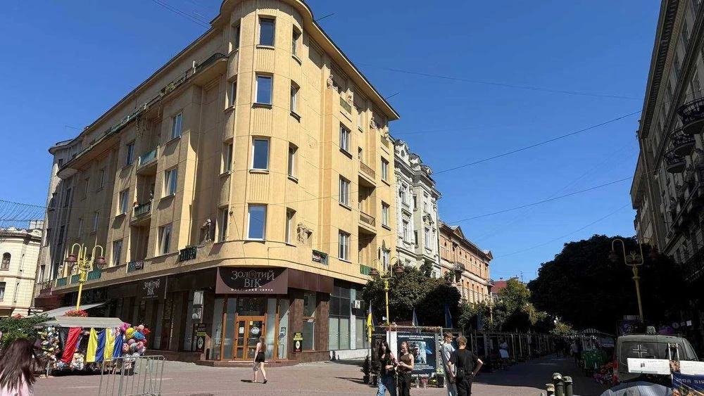 Продається 2 рівні, 2 кімнати, балкон — і дух старої Європи