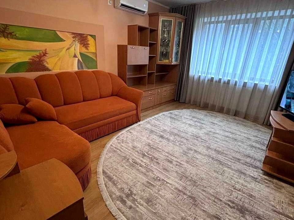 Квартира. Львів, Академіка Андрія Сахарова вул. (Суворова)