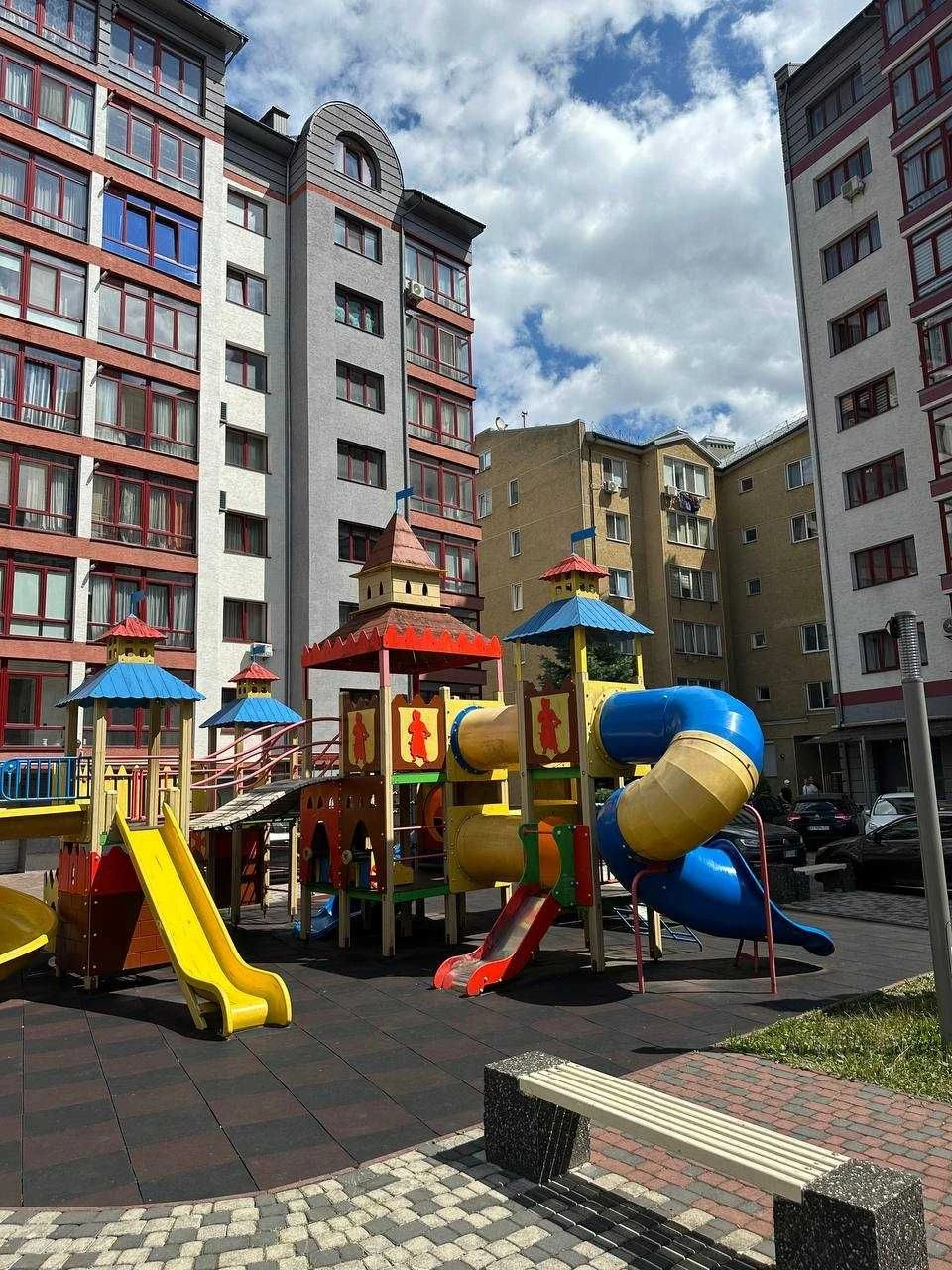 Продаж 3-кімнатної квартири на вул. Вовчинецькій