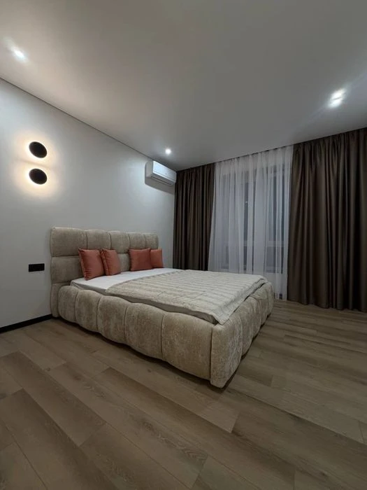 I am selling a 2-room apartment with a functional 3k in the Parkovye Mi residential complex.