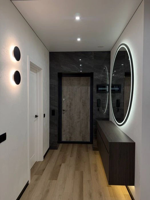 I am selling a 2-room apartment with a functional 3k in the Parkovye Mi residential complex.