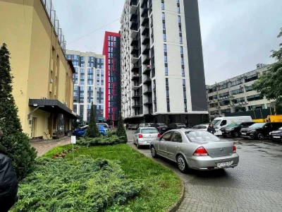 Apartment. Ivano-Frankivsk, Yevhena Konovaltsa St.