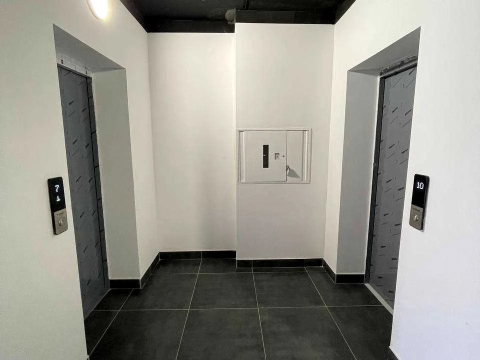 Apartment. Ivano-Frankivsk, Yevhena Konovaltsa St.