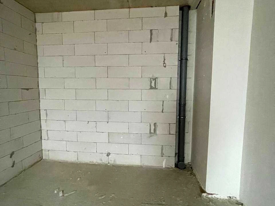 Apartment. Ivano-Frankivsk, Yevhena Konovaltsa St.