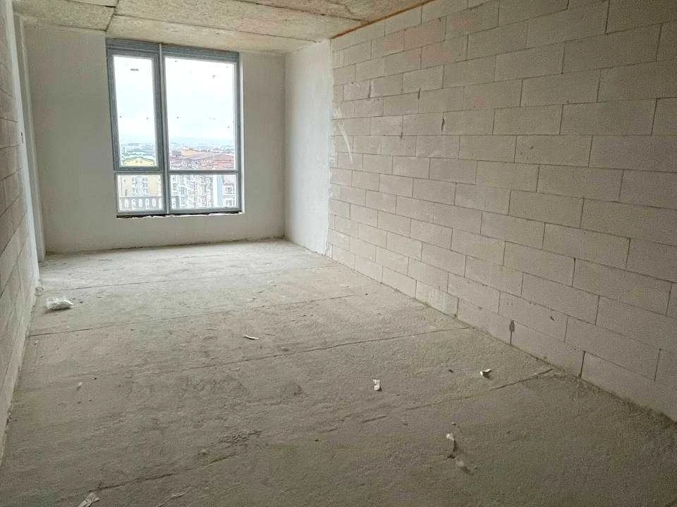 Apartment. Ivano-Frankivsk, Yevhena Konovaltsa St.