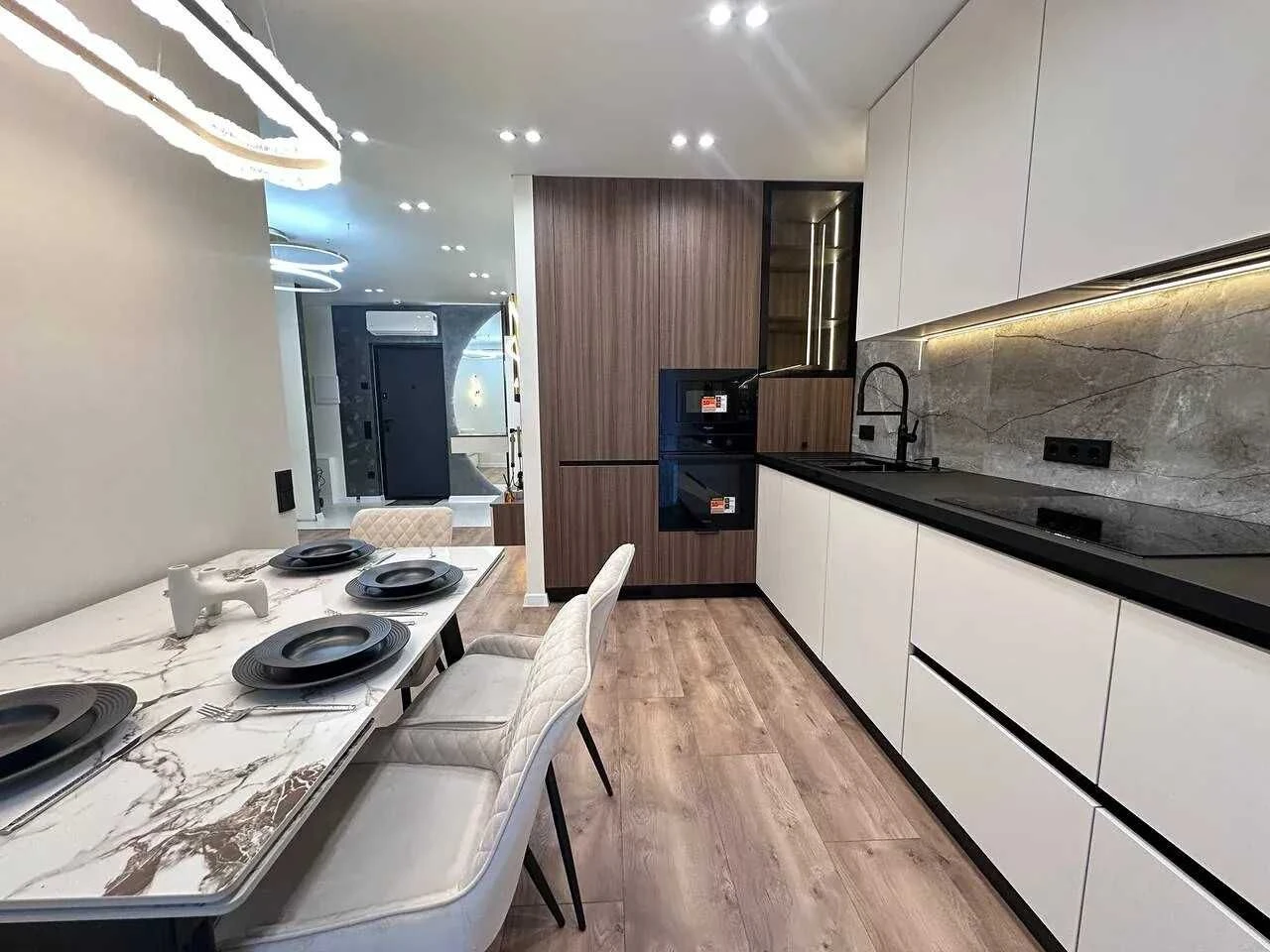 Modern apartment with a balcony near the city lake