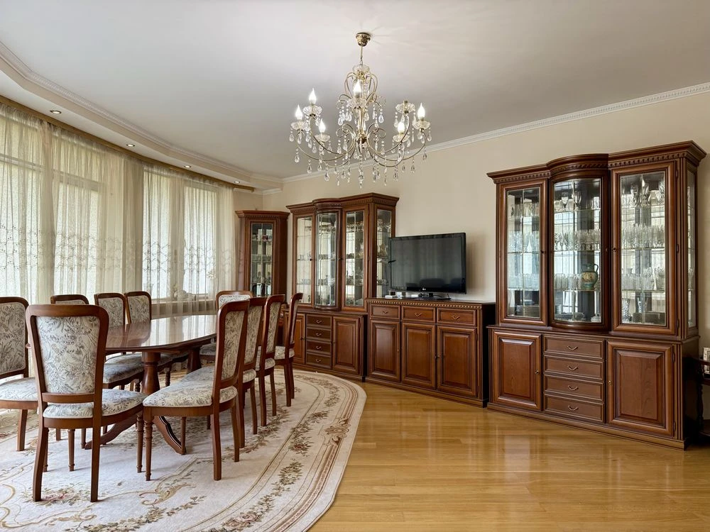 5k apartment for sale in the CENTER of the city!