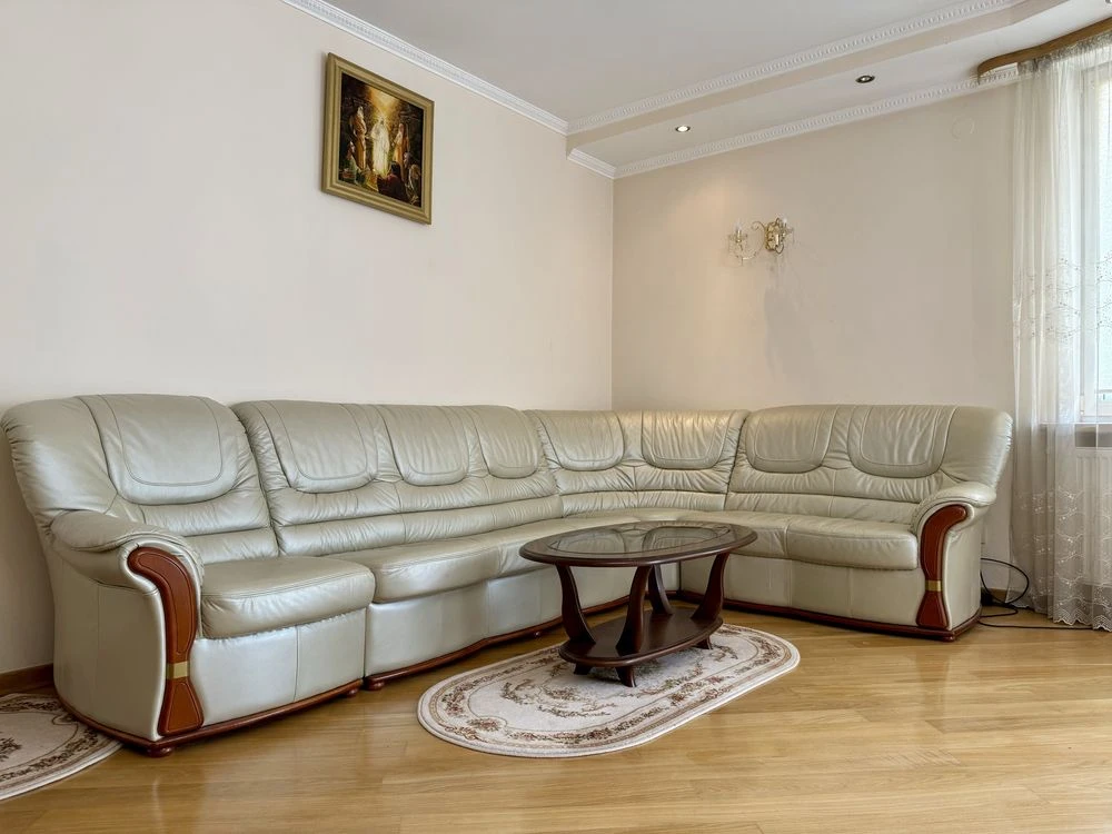 5k apartment for sale in the CENTER of the city!