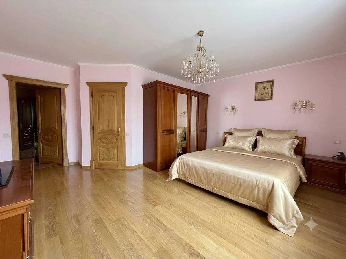 5k apartment for sale in the CENTER of the city!