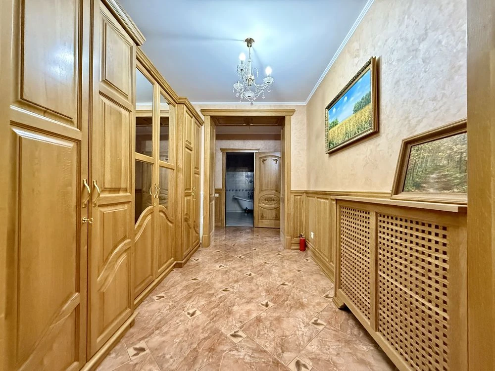 5k apartment for sale in the CENTER of the city!