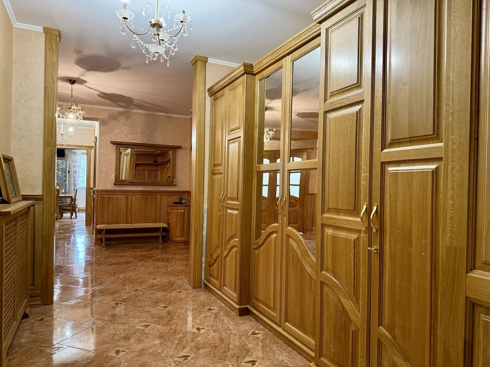 5k apartment for sale in the CENTER of the city!