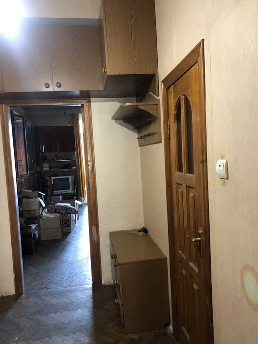 Продаж 1к центр, близько озера, під ремонт
