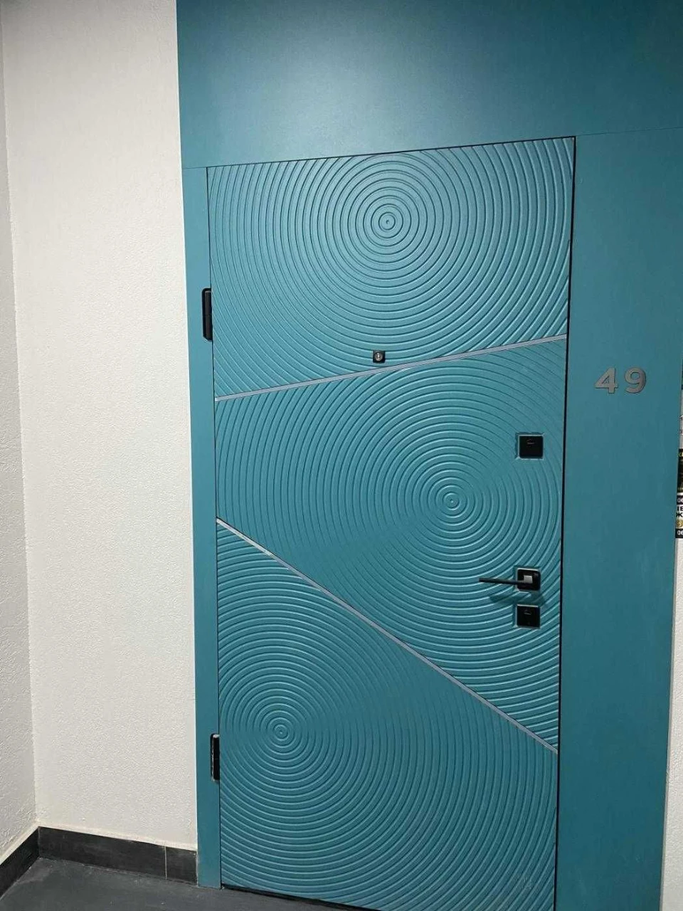 Здана Паркова Алея/ 3кімн 950за м2