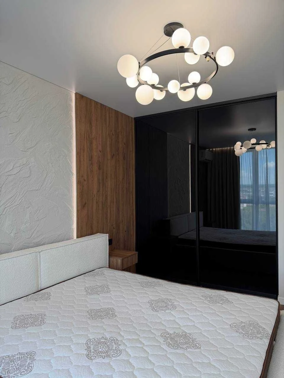 Sale of a stylish 2-room apartment with renovation in the residential complex "Quarter No. 5"