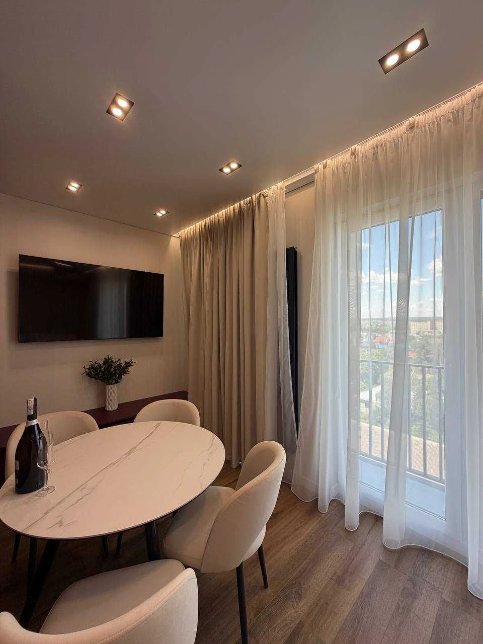 Sale of a stylish 2-room apartment with renovation in the residential complex "Quarter No. 5"