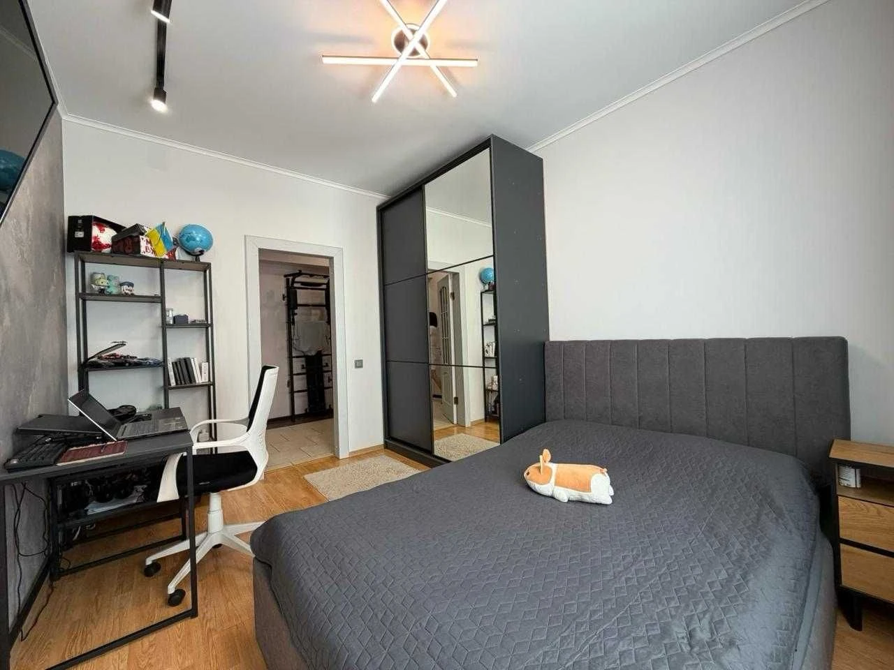 3 комнатная в центре напротив 11 школы. Новостройка – 82 м². Ле